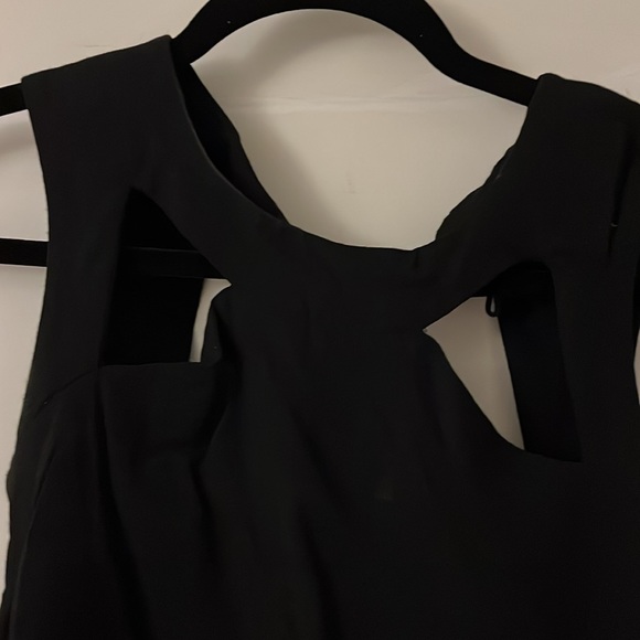 Cool asymmetrical tank made in Brazil! Farm Rio Size Small. Almost New. - Picture 2 of 5